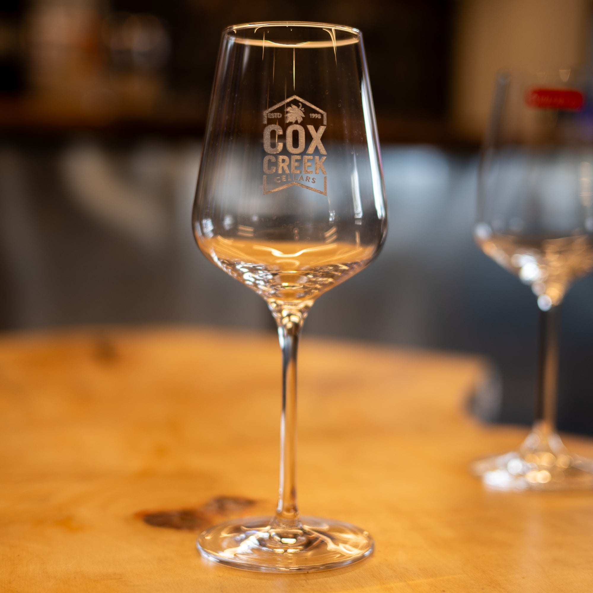 Oberglas | White Wine Glass with Etched Cox Creek Logo